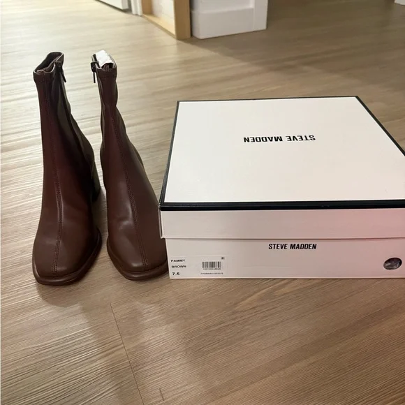 NWT Steve Madden Faux leather Pammy brown bootie - size 7.5 - Picture 3 of 13
